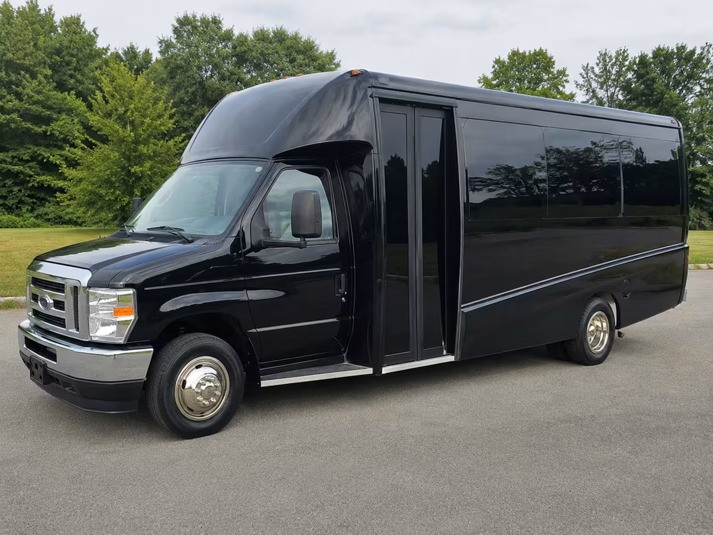 minibus rentals in deltona for volusia county events
