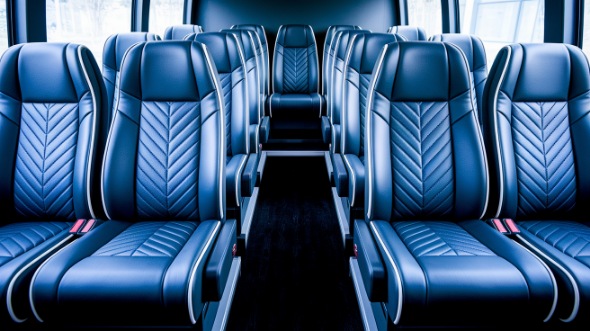 deltona 18 passenger minibus rental