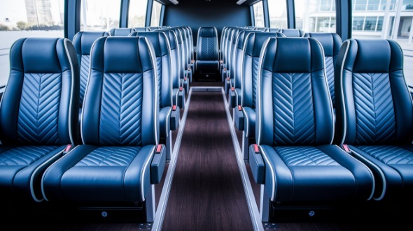 deltona 20 passenger minibus rental
