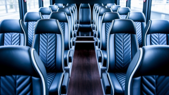deltona 30 passenger minibus rental